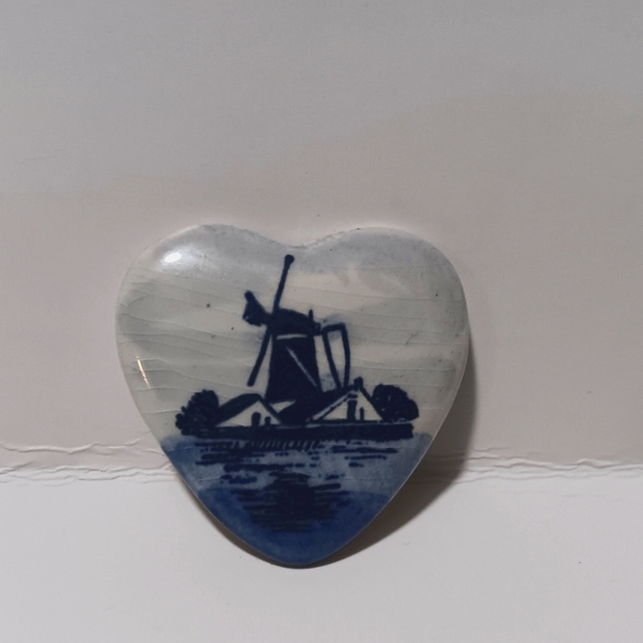 Hand Painted Windmill Brooch/Pin - Picture 1 of 1